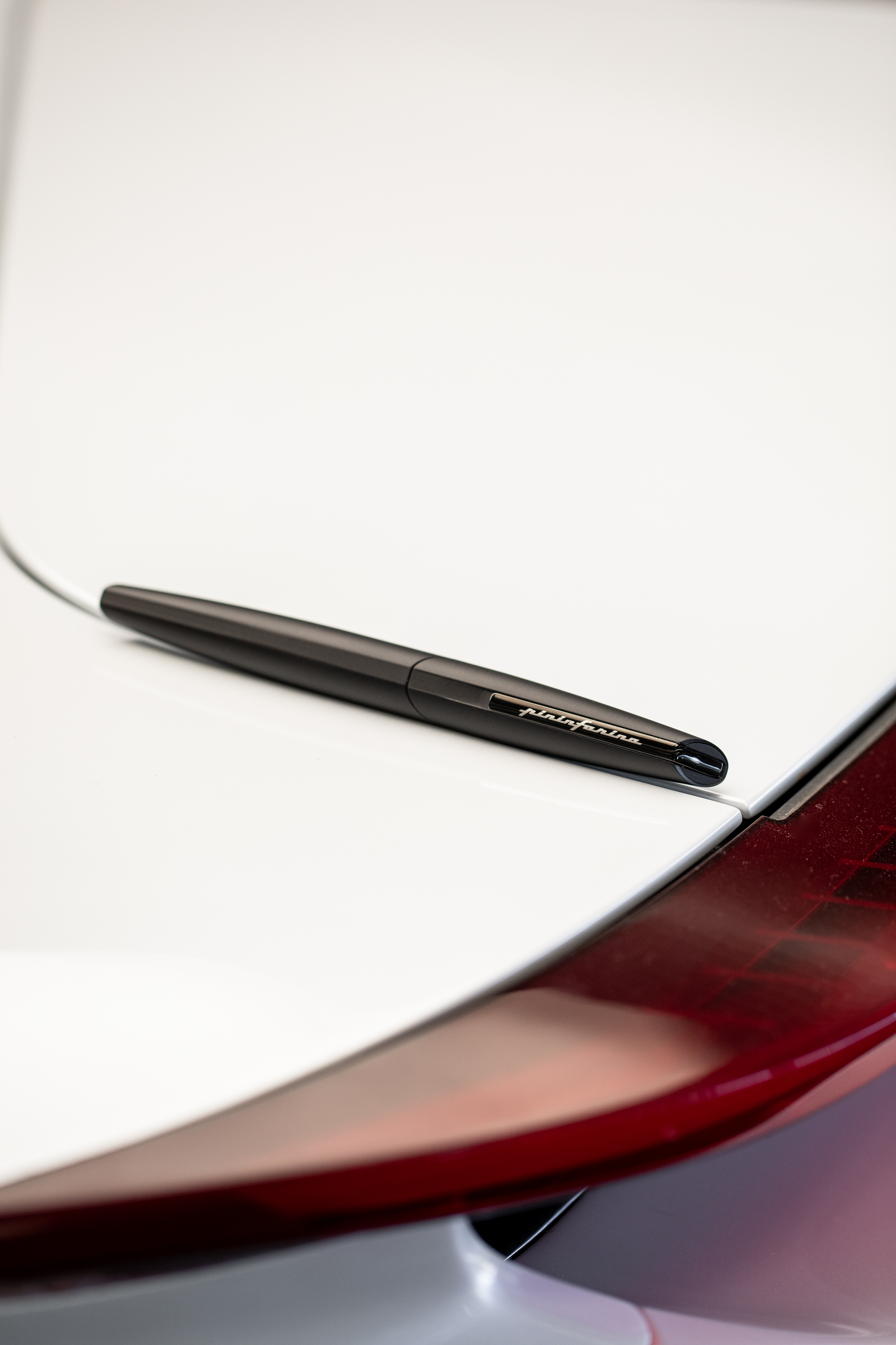 Роллер Pininfarina PF Two BLACK-6