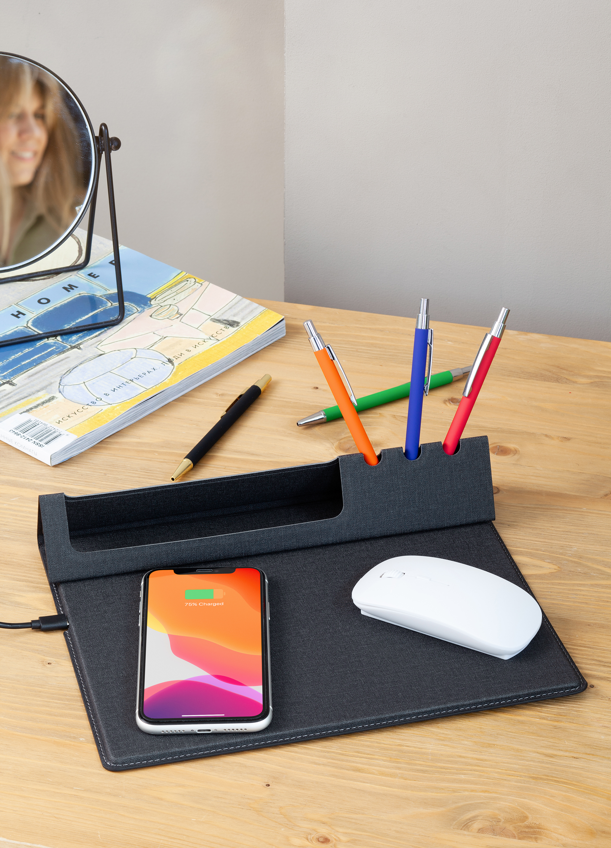 Настольная складная подставка "Cool Desk" с беспроводным (10W) зарядным устройством и ковриком для мыши-1