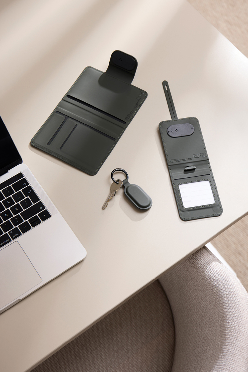 Обложка на паспорт VINGA Baltimore RCS с Bluetooth-трекером Dual-5