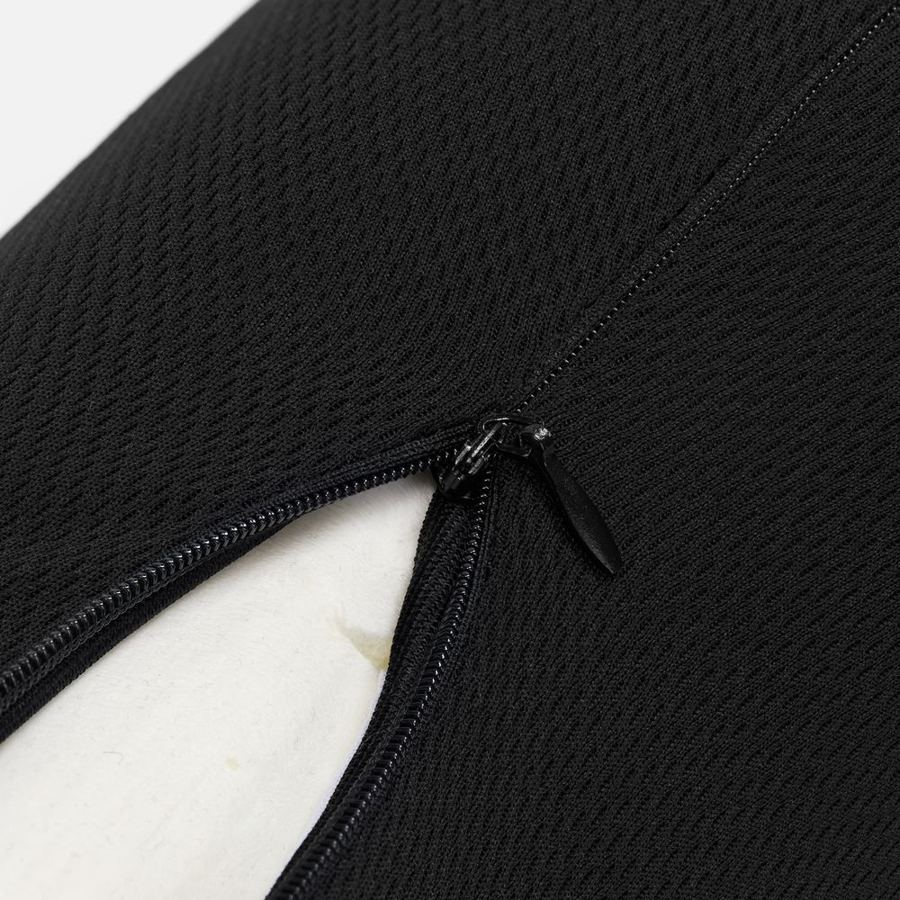 Подушка автомобильная на подголовник Roadie, черная-2