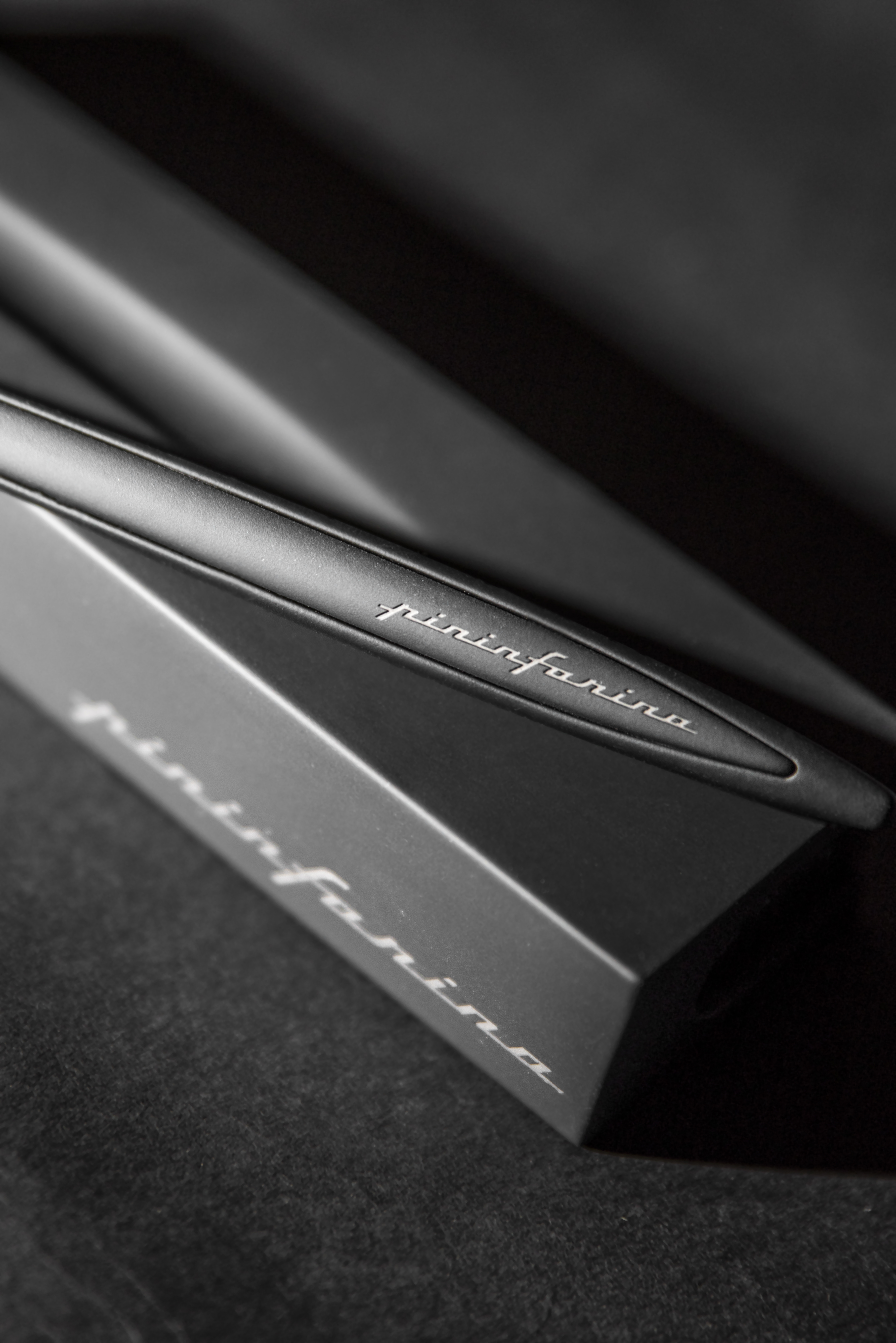 Вечная ручка Pininfarina Cambiano STEALTH BLACK-10