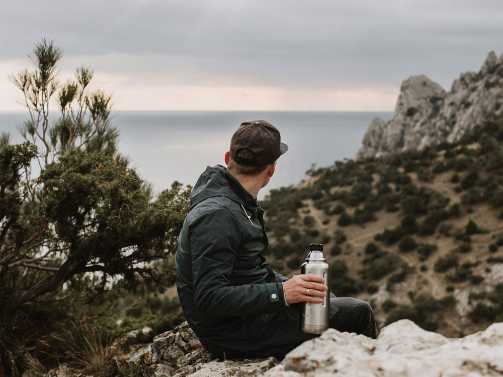 Термос для напитков, вакуумный, бытовой, тм bobber. Объем 1 литр. Артикул Flask-1000 Matte-6