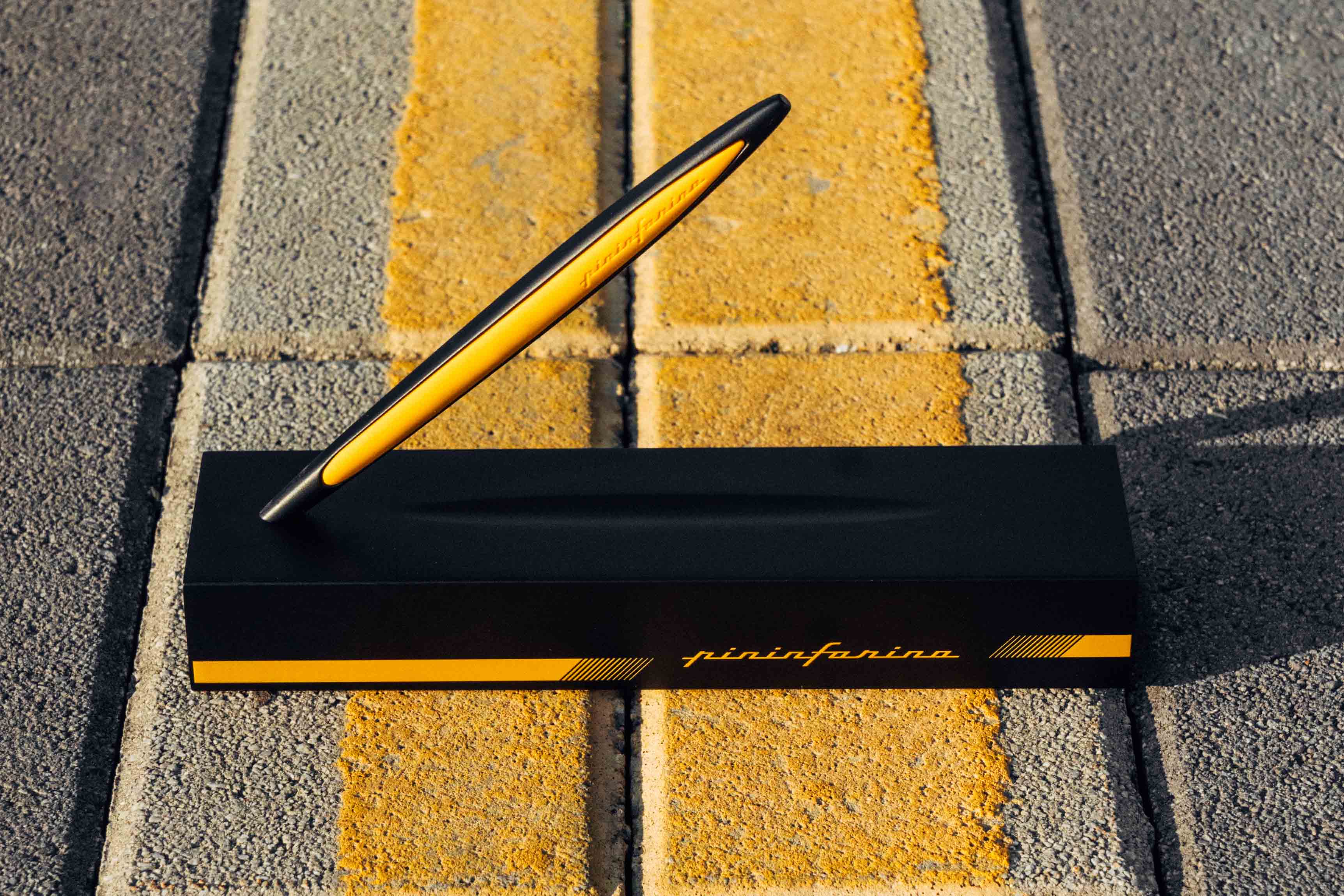 Вечная ручка Pininfarina Cambiano Race Yellow-12