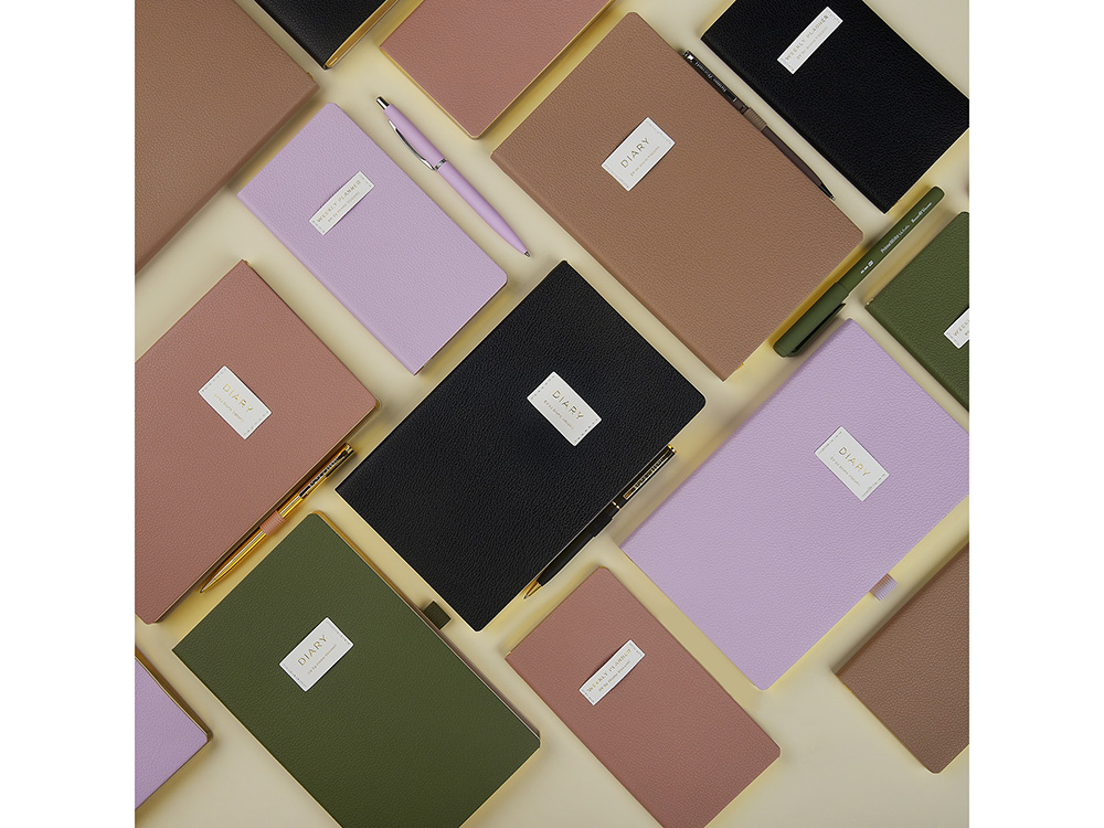 Еженедельник недатированный А6 Total beige с нашивкой, бежевый-6