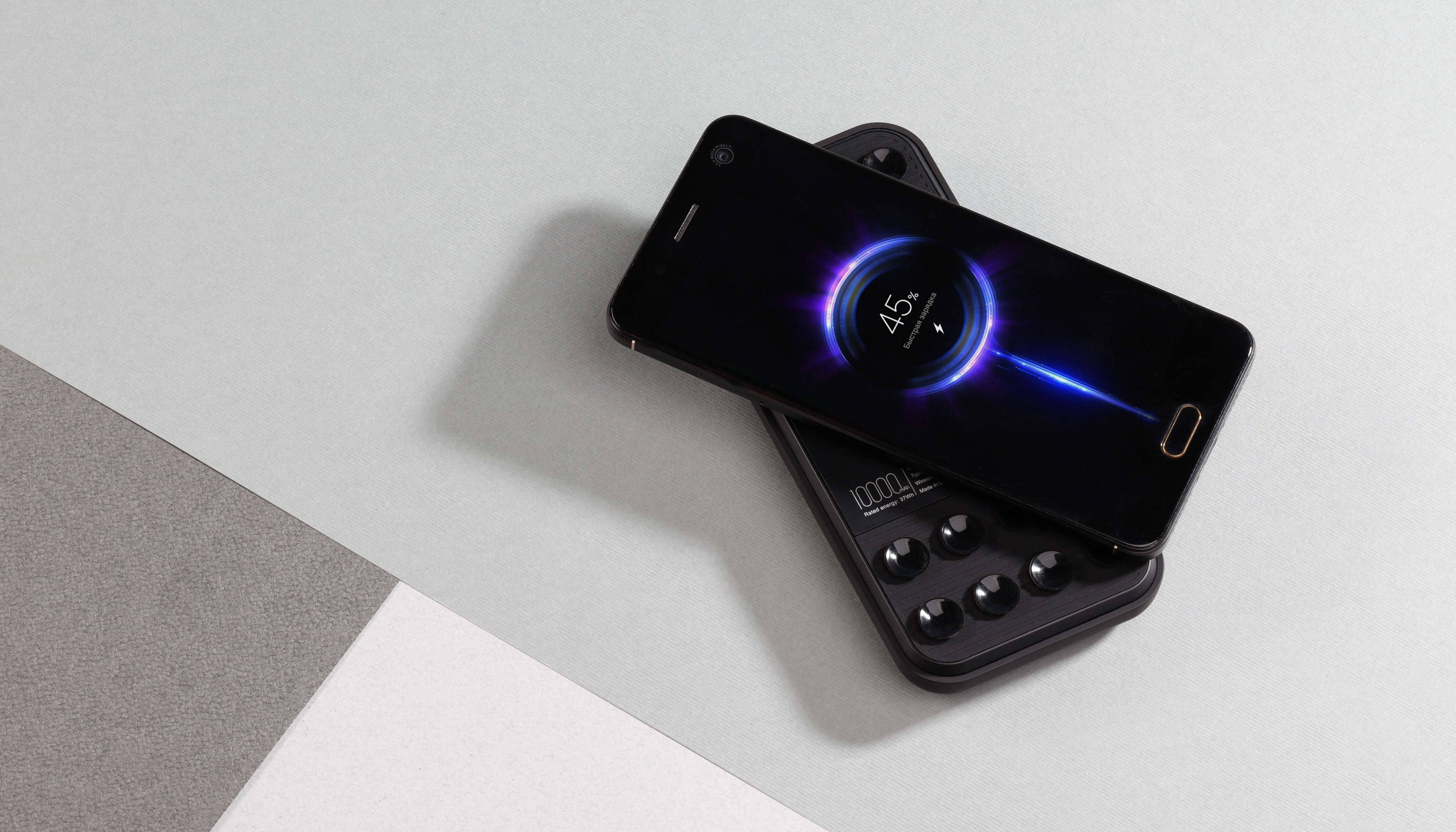 Беспроводное зарядное устройство "Sticky SOFTTOUCH", 10000 mAh с подсветкой логотипа и присосками-7