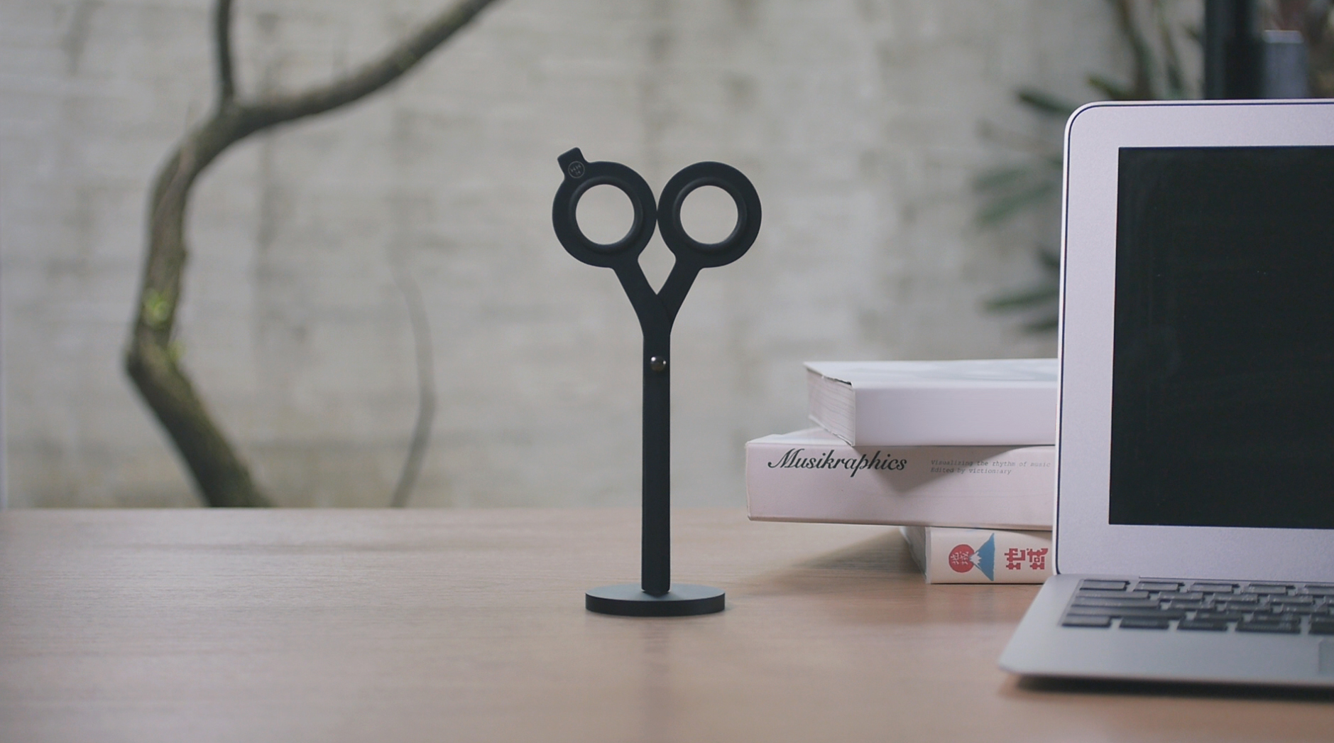 Настольные ножницы на магнитной подставке SCISSORS BLACK черные-4