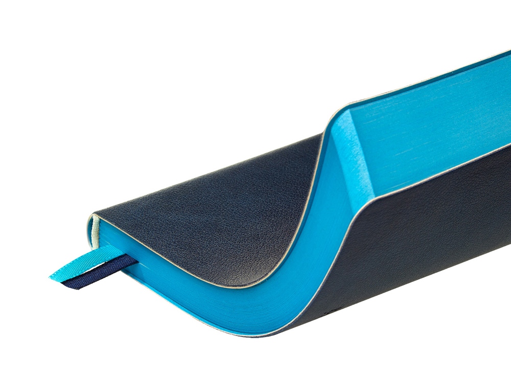 Ежедневник А5 датированный Boston 2026, темно-синий с голубым обрезом-5