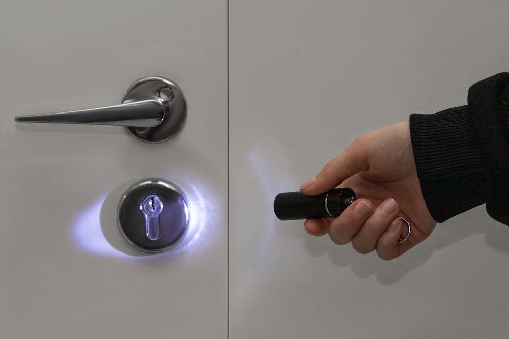 Брелок-фонарик Click Ray, ver.2, черный-3