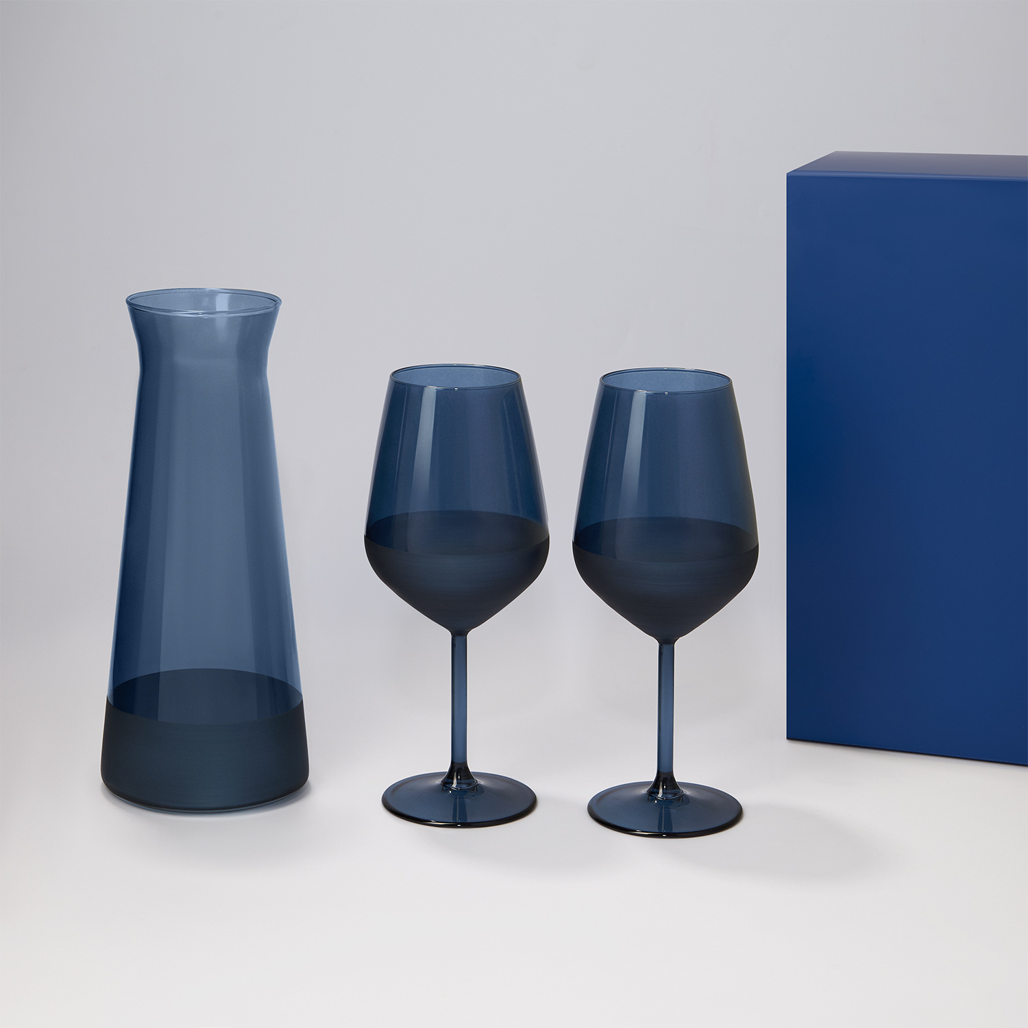Подарочный набор декантер + 2 бокала для вина Sapphire в синей коробке-0