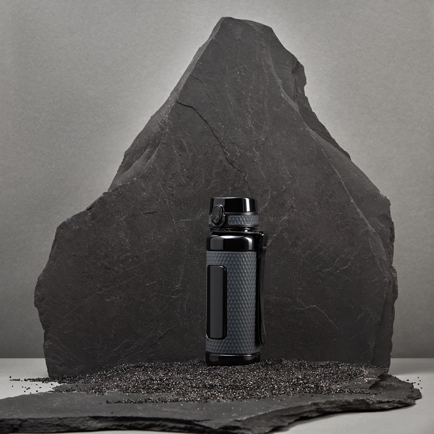 Бутылка для воды Vector, черная-9