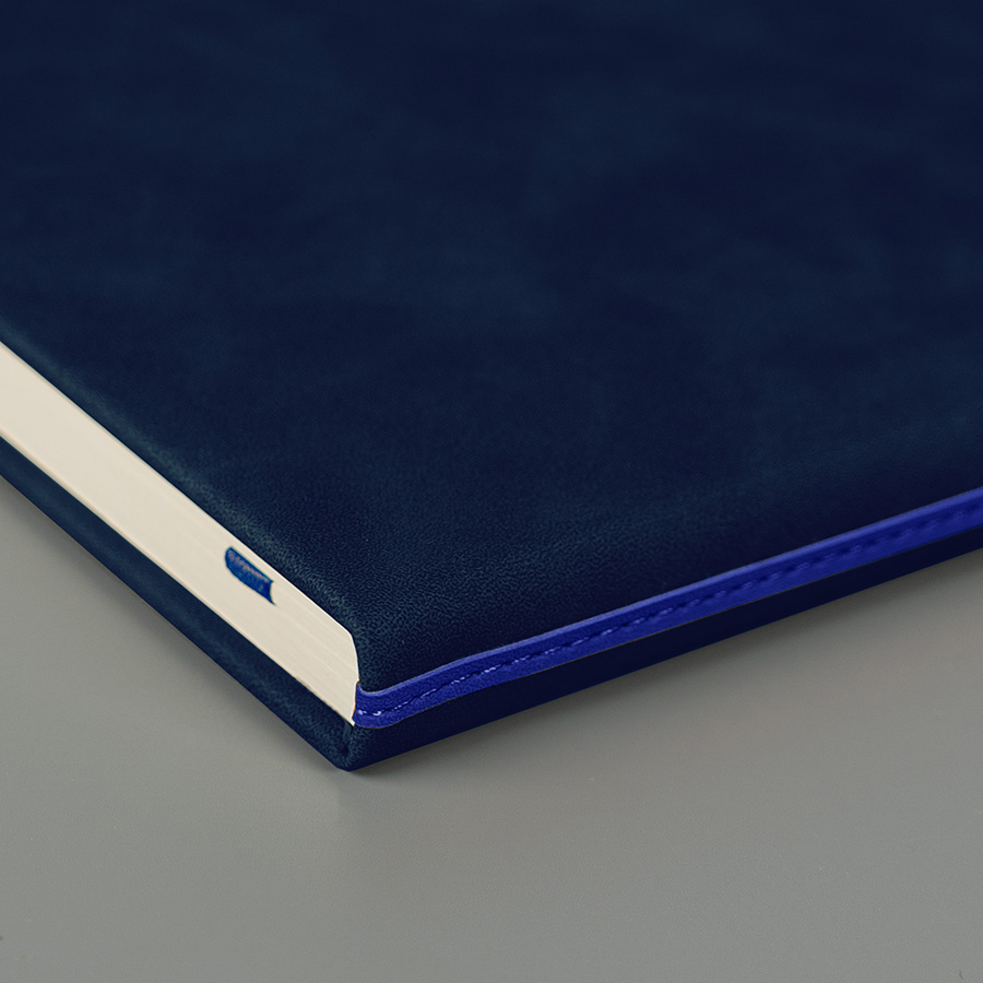 Ежедневник недатированный Muse, темно-синий, А5, с декоративной полосой синий ройал, блок в линейку, темно-синий, синий-4