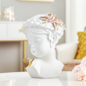 Статуэтка  "Бюст ребенка с бабочкой", Белый