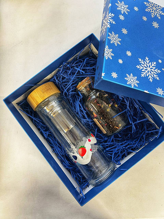 Новогодний набор с чаем EPSILONGIFTS